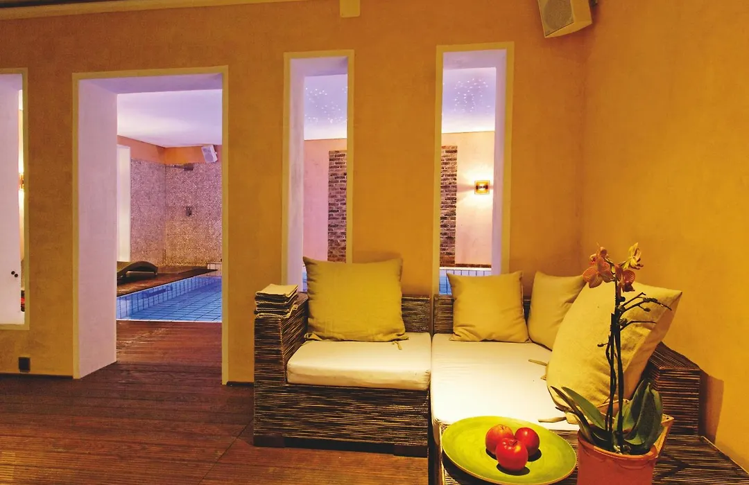 Hotel Schwarzenberg-1